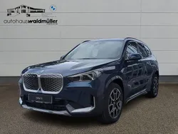 Blau Neu 2025 BMW iX1 xLine SUV | 50.410 € (Etwas zu teuer)