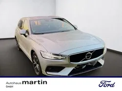 Bright silber Gebraucht 2021 Volvo V60 Momentum Kombi | 24.690 € (Superpreis)