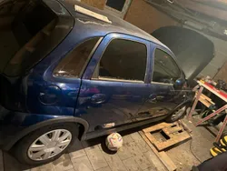 Blau Gebraucht 2006 Opel Corsa Kleinwagen | 1.000 € (Guter Preis)