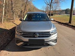Silber Gebraucht 2023 VW Tiguan Allspace Life SUV | 31.500 € (Etwas zu teuer)