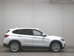 Weiss Gebraucht 2022 BMW X1 Performance SUV | 18.980 € (Guter Preis)