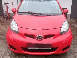 Rot Gebraucht 2009 Toyota Aygo Kleinwagen | 750 € (Superpreis)