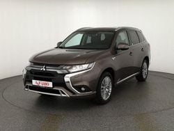 Braun Gebraucht 2020 Mitsubishi Outlander P-HEV SUV | 23.990 € (Fairer Preis)