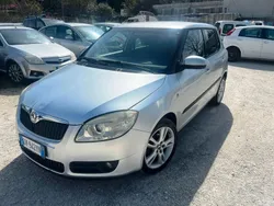 Silber Gebraucht 2007 Skoda Fabia Ambiente Limousine | 2.200 € (Fairer Preis)