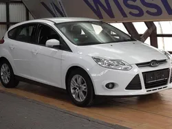 Frozen white Gebraucht 2014 Ford Focus Trend Limousine | 3.975 € (Superpreis)