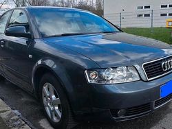 Grau Gebraucht 2004 Audi A4 Limousine | 4.500 €