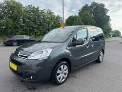 Grau Gebraucht 2018 Citroën Berlingo SELECTION Van / Kleinbus | 7.975 € (Etwas zu teuer)