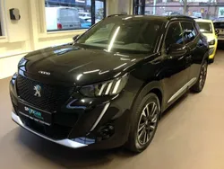 Perlaneraschwarz Gebraucht 2021 Peugeot e-2008 GT SUV | 19.940 € (Fairer Preis)