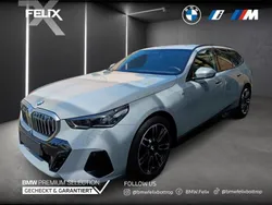 Brooklyn grau metallic Gebraucht 2024 BMW 540 M Sport Kombi | 66.749 €