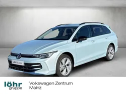 Crystal ice blue metallic Neu 2025 VW Golf VIII Kombi | 35.710 €