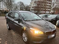 Grün Gebraucht 2017 BMW 216 Gran Tourer Comfort Edition Van / Kleinbus | 6.900 € (Guter Preis)