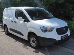 Weiß Gebraucht 2021 Opel Combo Van / Kleinbus | 8.899 € (Guter Preis)