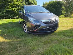 Grau Gebraucht 2012 Opel Zafira Van / Kleinbus | 5.390 € (Etwas zu teuer)