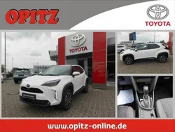 Weiß Neu 2024 Toyota Yaris Hybrid Team Limousine | 29.890 € (Etwas zu teuer)