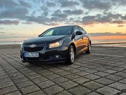 Schwarz Gebraucht 2011 Chevrolet Cruze Limousine | 3.200 € (Etwas zu teuer)