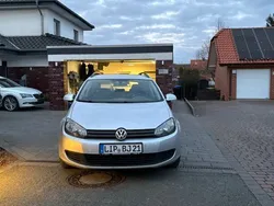 Silber Gebraucht 2011 VW Golf VI Highline Kombi | 6.900 €