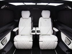 Schwarz Neu 2025 Mercedes V300 Van / Kleinbus | 243.000 €