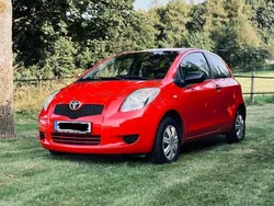 Rot Gebraucht 2007 Toyota Yaris Limousine | 2.750 € (Fairer Preis)