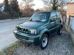 Grün Gebraucht 2010 Suzuki Jimny SUV | 9.900 € (Fairer Preis)