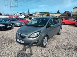 Braun Gebraucht 2011 Opel Meriva Innovation Van / Kleinbus | 5.999 € (Guter Preis)