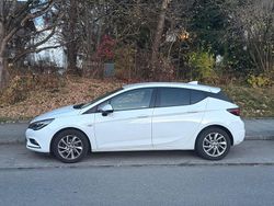 Weiß Gebraucht 2018 Opel Astra Edition Limousine | 10.200 € (Fairer Preis)