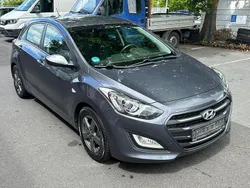 Grau Gebraucht 2016 Hyundai i30 Classic Limousine | 6.800 € (Guter Preis)
