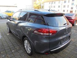 Grau Gebraucht 2017 Renault Clio IV LIMITED Limousine | 8.490 € (Fairer Preis)