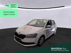 Weiß Gebraucht 2021 Skoda Fabia Cool Plus Limousine | 12.430 € (Guter Preis)