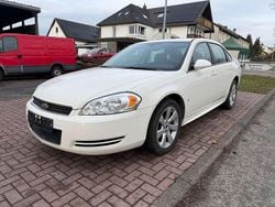 Weiß Gebraucht 2009 Chevrolet Impala LS Limousine | 3.790 €