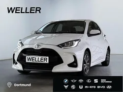 Weiss Gebraucht 2021 Toyota Yaris Team Kleinwagen | 16.990 € (Fairer Preis)