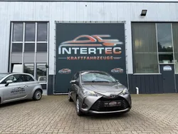 Grau Gebraucht 2018 Toyota Yaris Comfort Kleinwagen | 10.499 € (Fairer Preis)