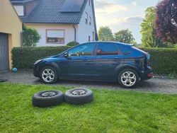 Blau Gebraucht 2010 Ford Focus Limousine | 1.500 € (Guter Preis)