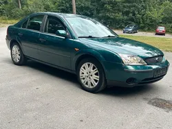 Grün Gebraucht 2002 Ford Mondeo Limousine | 1.590 € (Guter Preis)