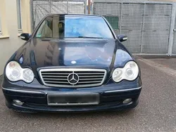 Gebraucht 2000 Mercedes C320 Limousine | 2.500 €