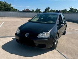 Schwarz Gebraucht 2005 VW Golf V Kleinwagen | 1.999 € (Fairer Preis)