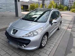 Grau Gebraucht 2007 Peugeot 207 Kombi | 4.700 € (Fairer Preis)