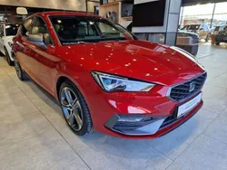 Rot Gebraucht 2024 Seat Leon FR Limousine | 29.906 € (Fairer Preis)