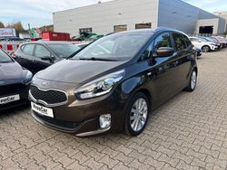 Braun Gebraucht 2015 Kia Carens Van / Kleinbus | 8.990 € (Etwas zu teuer)