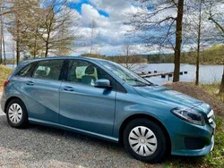 Blau Gebraucht 2014 Mercedes B180 Edition Van / Kleinbus | 15.500 € (Fairer Preis)