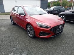 Ultimate red Neu 2025 Hyundai i30 Advantage Limousine | 24.900 € (Etwas zu teuer)