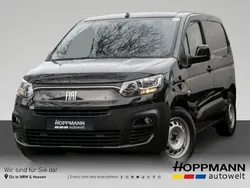 Schwarz Gebraucht 2023 Fiat e-Doblò Van / Kleinbus | 20.990 €