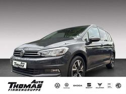 Uranograu Gebraucht 2023 VW Touran Highline Van / Kleinbus | 22.800 € (Fairer Preis)