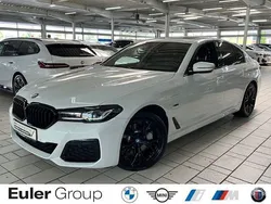 Weiss Gebraucht 2022 BMW 530e Sport Line Limousine | 41.988 € (Etwas zu teuer)