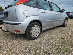Silber Gebraucht 2005 Ford Focus Viva Limousine | 3.380 € (Fairer Preis)