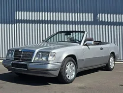 Silber Gebraucht 1995 Mercedes E200 Sportline Cabrio | 13.490 €