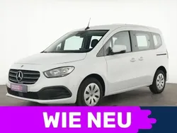 Weiß Gebraucht 2023 Mercedes T180 Van / Kleinbus | 23.973 € (Superpreis)