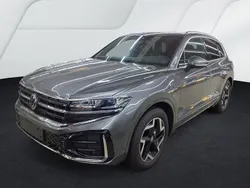 Grau Gebraucht 2025 VW Touareg R-line SUV | 67.830 € (Teuer)
