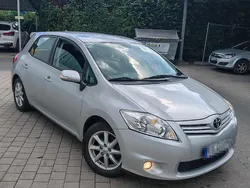 Silber Gebraucht 2010 Toyota Auris Kleinwagen | 6.000 € (Fairer Preis)