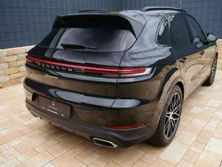 Schwarz Gebraucht 2024 Porsche Cayenne SUV | 102.890 €