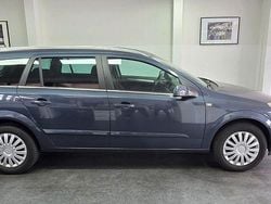 Grau Gebraucht 2008 Opel Astra Edition Kombi | 3.990 € (Fairer Preis)
